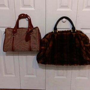 - 2 women bags